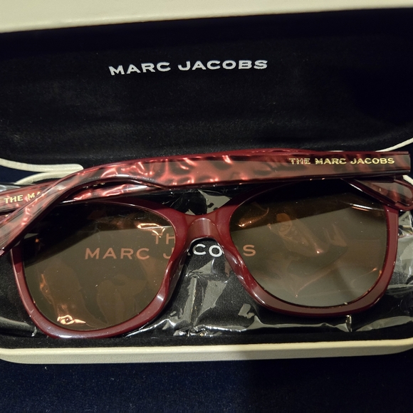 THE MARC JACOBS SUNGLASSES - Picture 2 of 5
